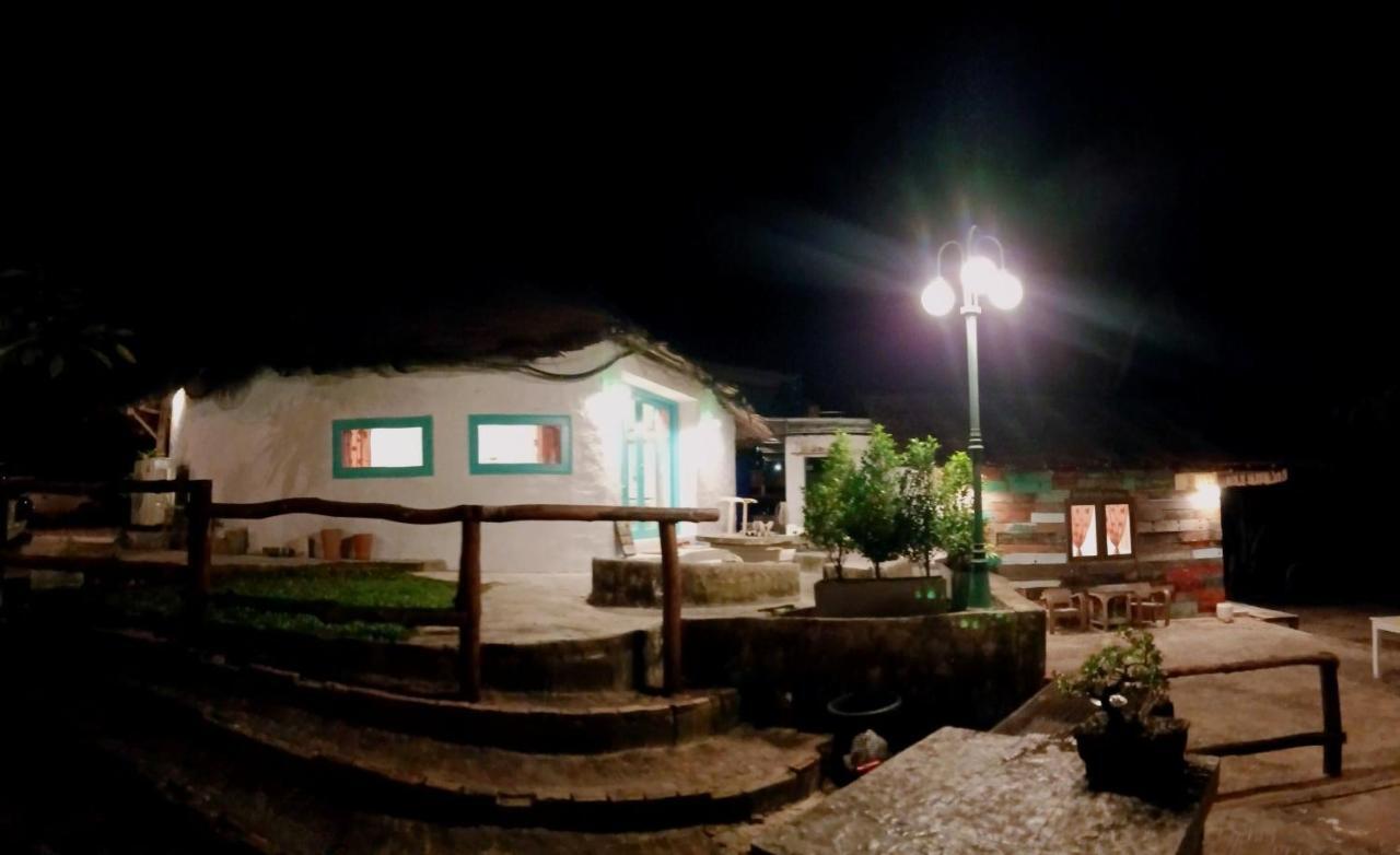 Maliblues Bed&Art Gallery Chumphon Exterior foto