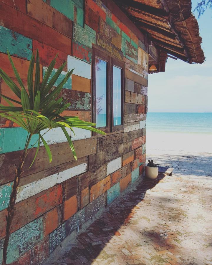 Maliblues Bed&Art Gallery Chumphon Exterior foto